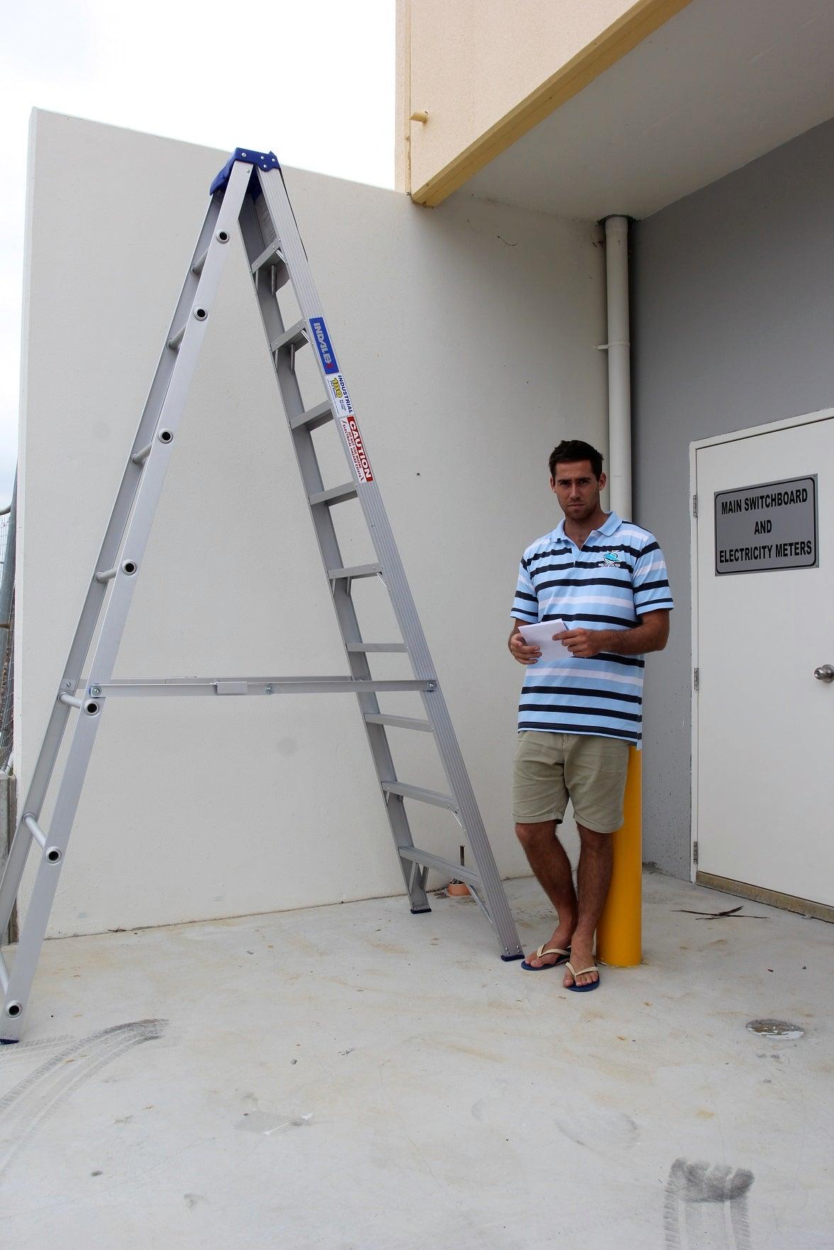 Indalex Pro Series Aluminium Single Sided Step 9ft (2.7M) - Ladders4U