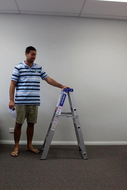 Indalex Pro Series Aluminium Single Sided Step 4ft (1.2M) - Ladders4U